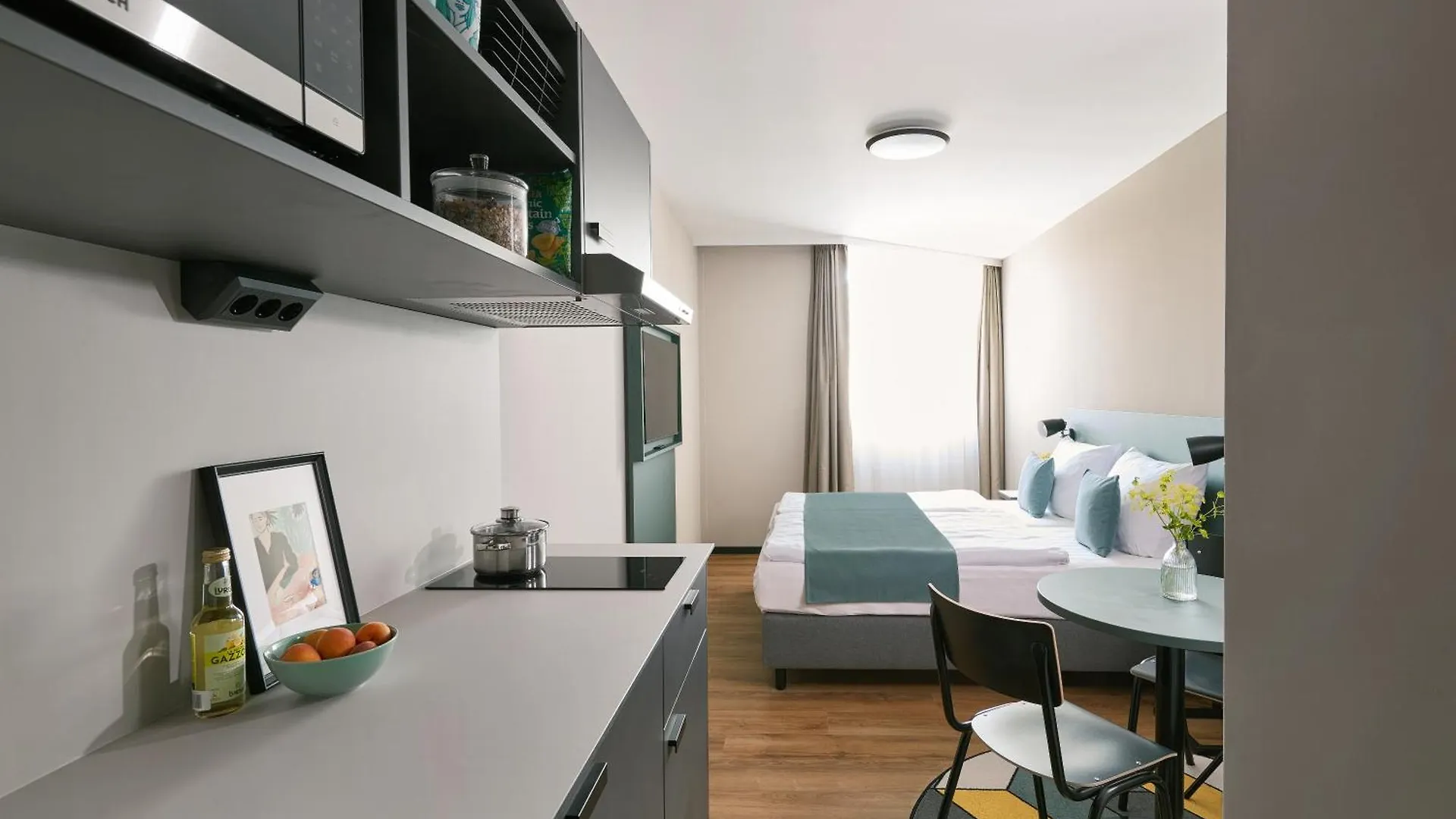 Living Hotel Am Deutschen Museum contacts